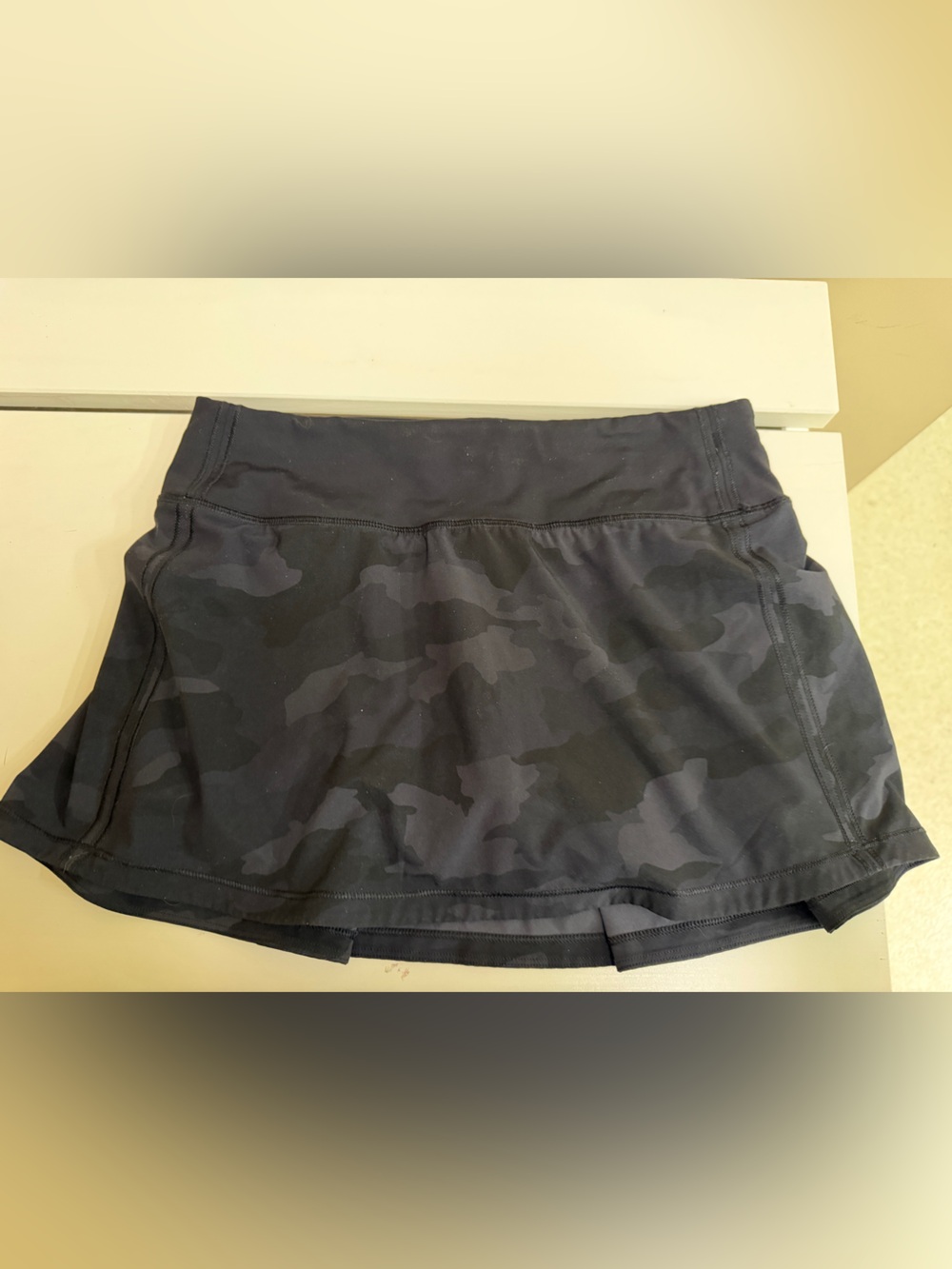 Lululemon Black Camo Pace Rival Skirt, Size 4